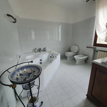 Con Piscina Privata Tra Versilia E Cinque Terre Luni