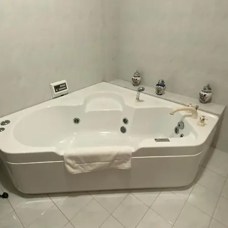 Con Piscina Privata Tra Versilia E Cinque Terre Luni