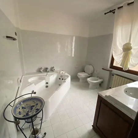 Con Piscina Privata Tra Versilia E Cinque Terre Willa