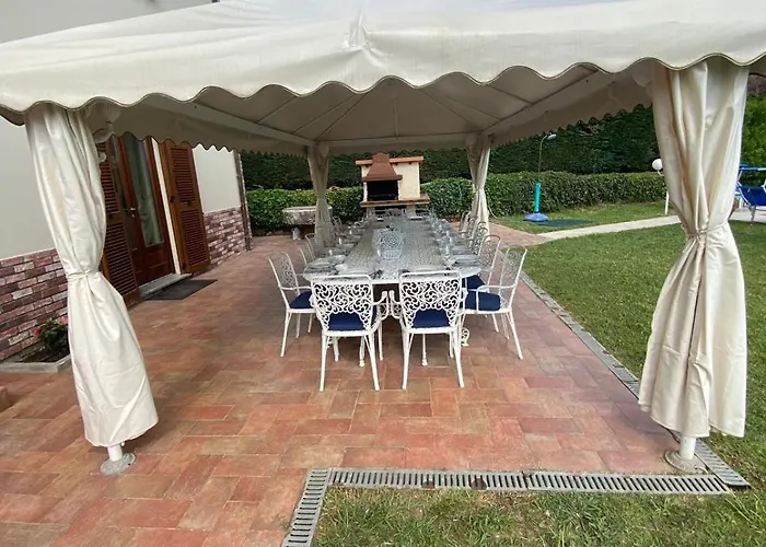 Con Piscina Privata Tra Versilia E Cinque Terre Willa