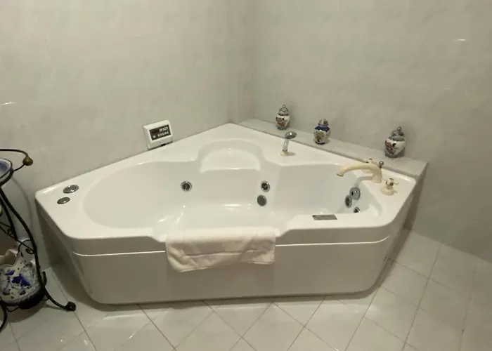 Con Piscina Privata Tra Versilia E Cinque Terre Luni